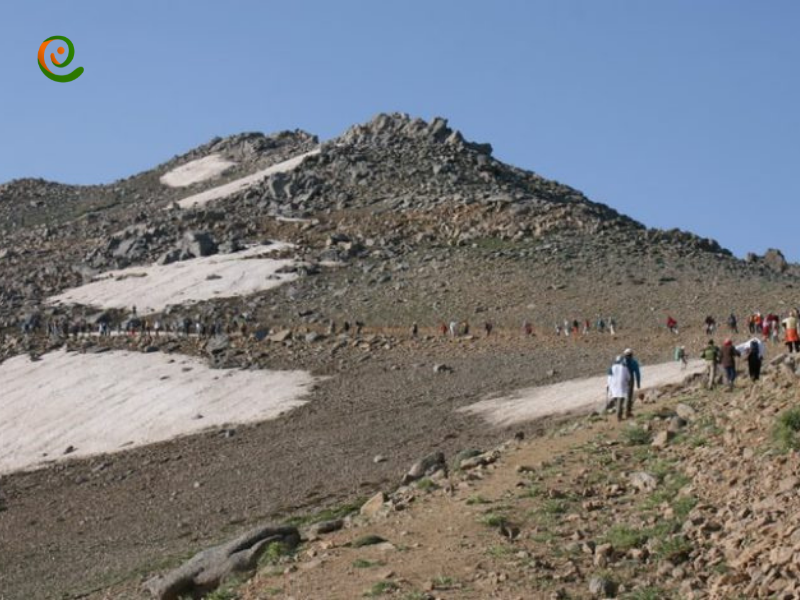 بهترین زمان صعود به قله یخچال در استان همدان در چه زمانی است در دکوول بخوانید.